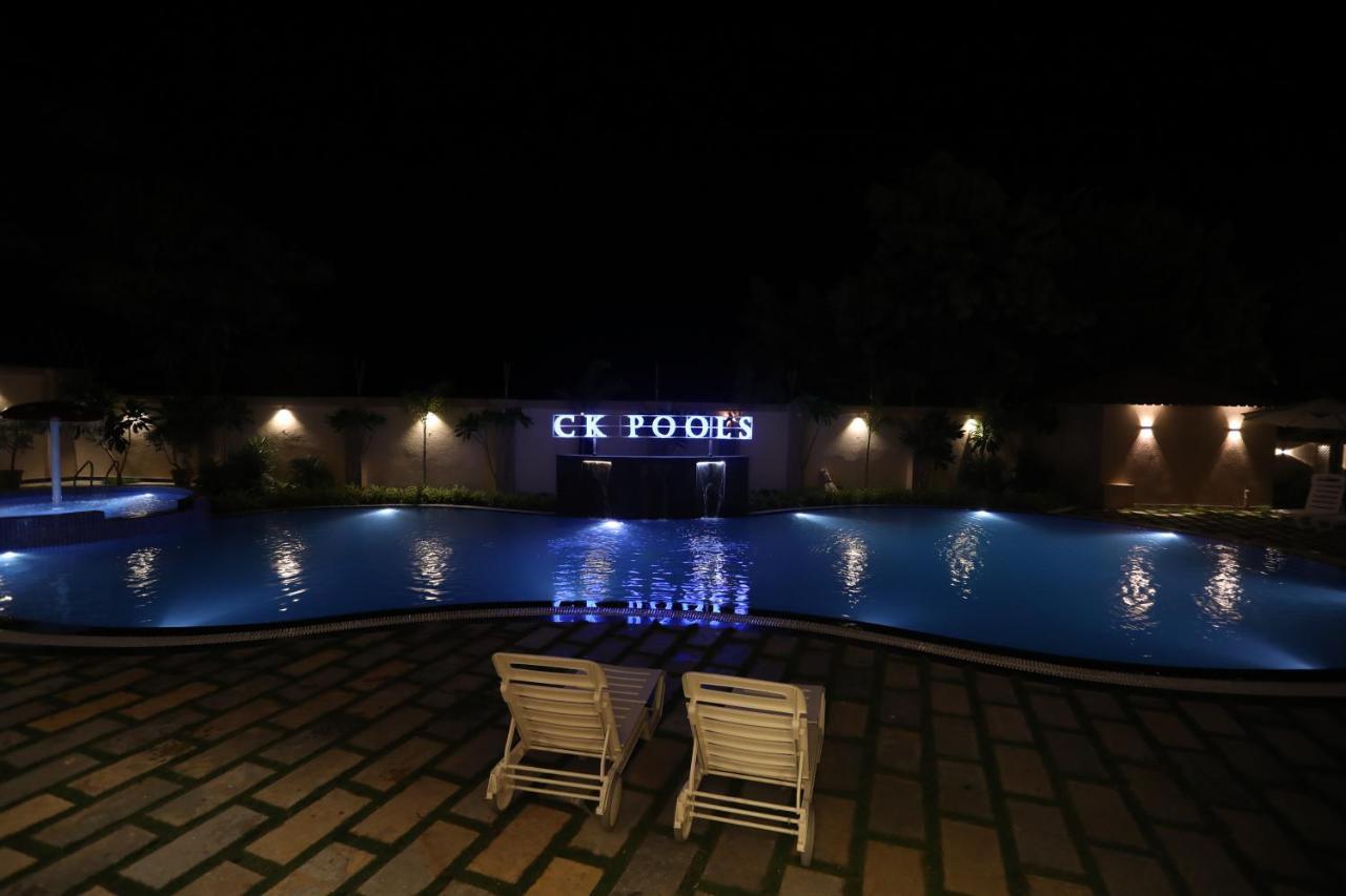 Chandan Kasturi Resort Dariāwad Eksteriør billede